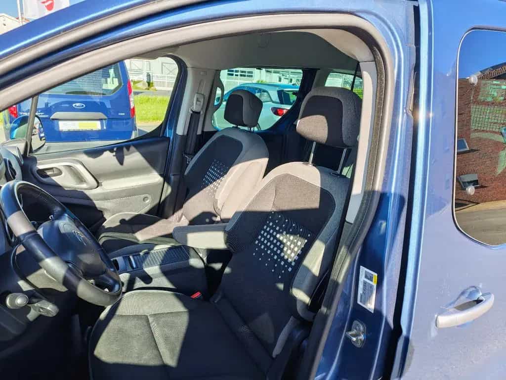 Citroën Berlingo Kombi Selection SHZ LED Zahnr. PDC Garantie 10/2016-photo-9
