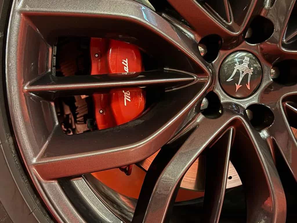 Maserati Levante /3.8 V8/530 PS/GTS/Q4/PANO/1.HAND/PERFEKT 05/2021-photo-12