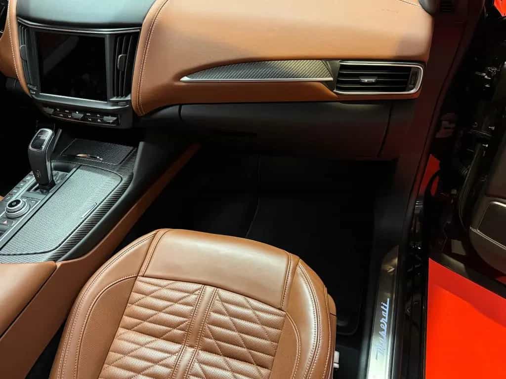 Maserati Levante /3.8 V8/530 PS/GTS/Q4/PANO/1.HAND/PERFEKT 05/2021-photo-19