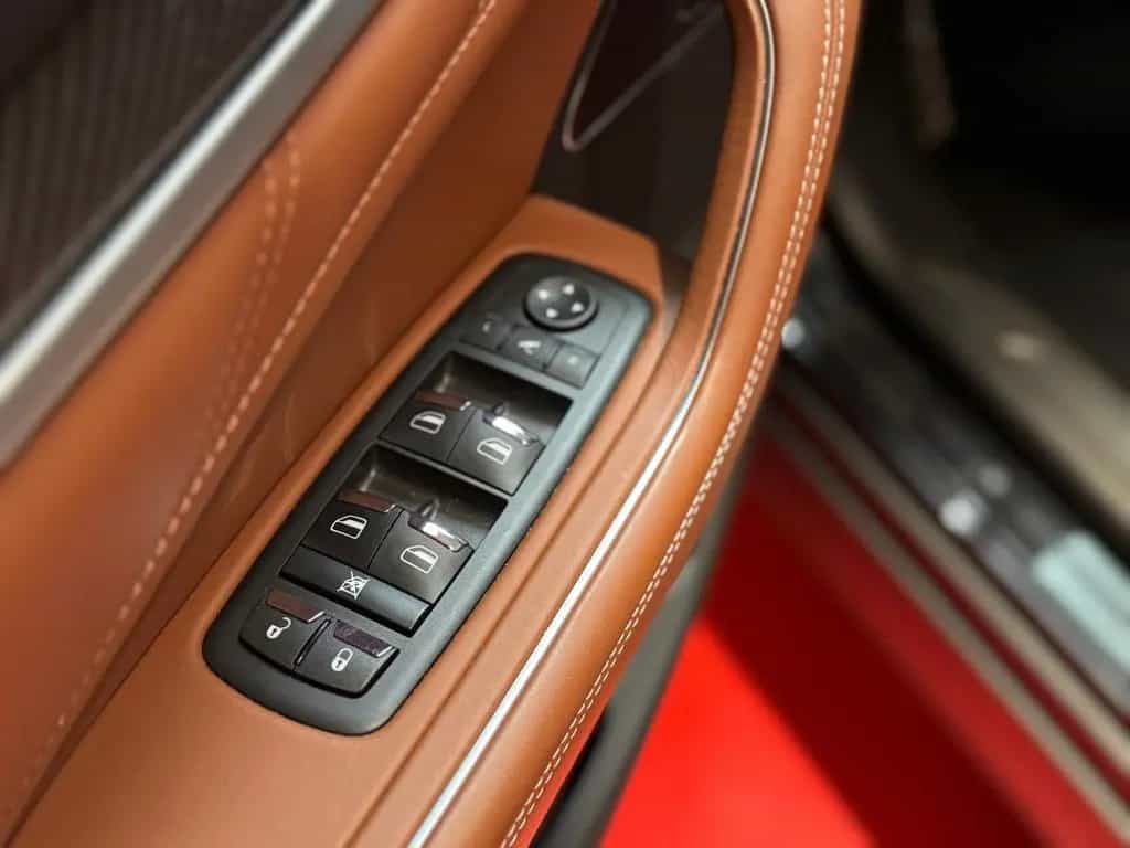 Maserati Levante /3.8 V8/530 PS/GTS/Q4/PANO/1.HAND/PERFEKT 05/2021-photo-25