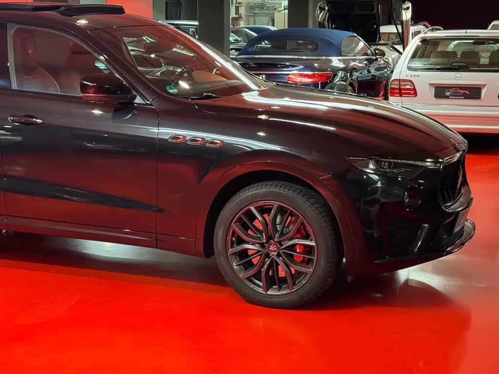 Maserati Levante /3.8 V8/530 PS/GTS/Q4/PANO/1.HAND/PERFEKT 05/2021-photo-29