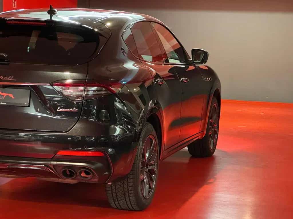 Maserati Levante /3.8 V8/530 PS/GTS/Q4/PANO/1.HAND/PERFEKT 05/2021-photo-3