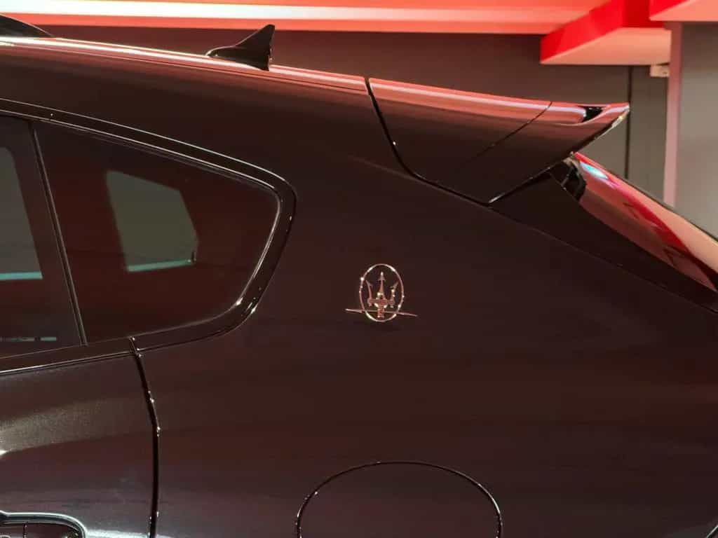 Maserati Levante /3.8 V8/530 PS/GTS/Q4/PANO/1.HAND/PERFEKT 05/2021-photo-31