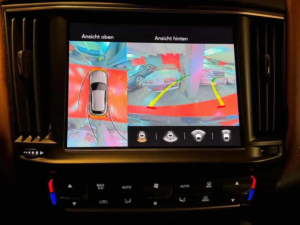 Maserati Levante /3.8 V8/530 PS/GTS/Q4/PANO/1.HAND/PERFEKT 05/2021-photo-35