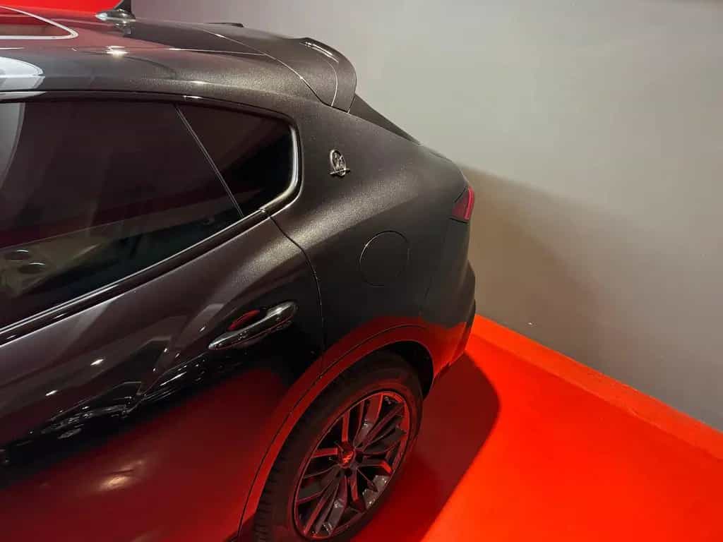 Maserati Levante /3.8 V8/530 PS/GTS/Q4/PANO/1.HAND/PERFEKT 05/2021-photo-38
