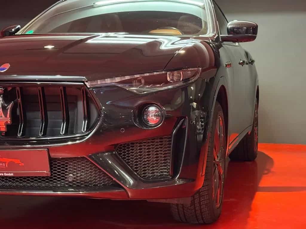 Maserati Levante /3.8 V8/530 PS/GTS/Q4/PANO/1.HAND/PERFEKT 05/2021-photo-39