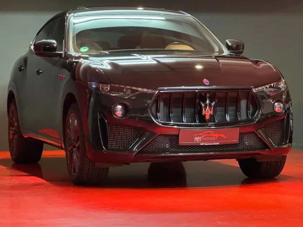Maserati Levante /3.8 V8/530 PS/GTS/Q4/PANO/1.HAND/PERFEKT 05/2021-photo-41