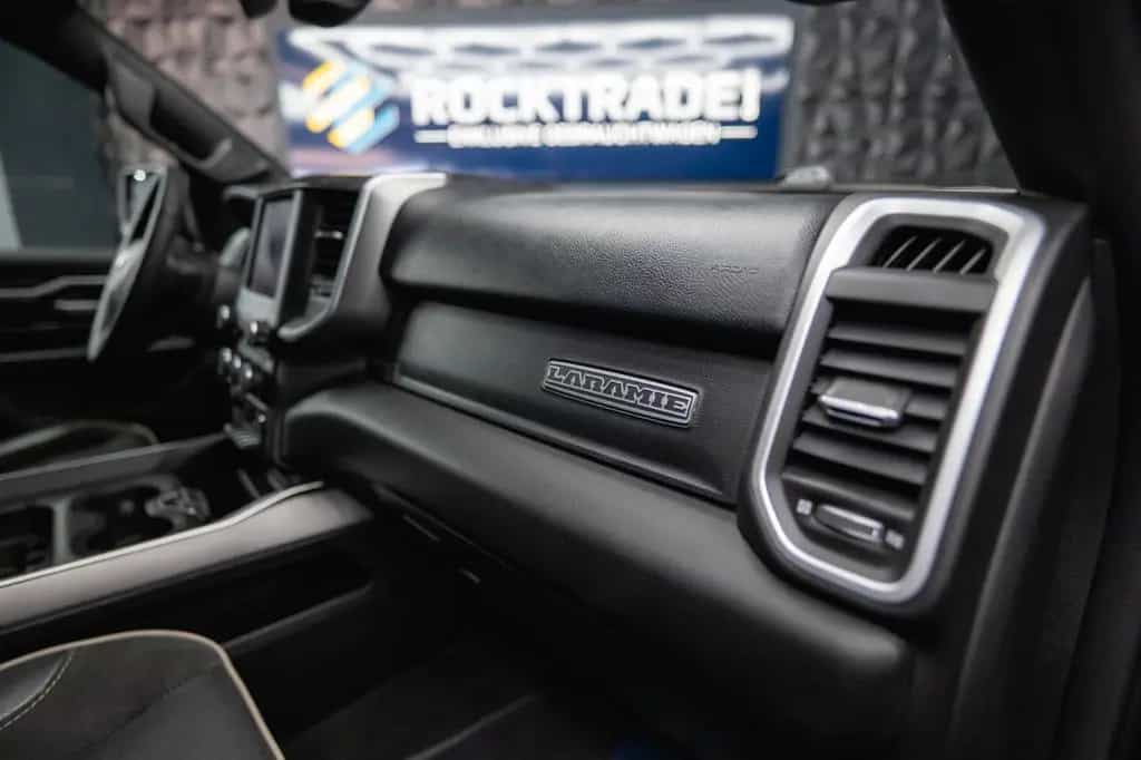Dodge RAM 5.7 V8 HEMI 4x4 Night LARAMIE LONGBED 19% 01/2022-photo-41