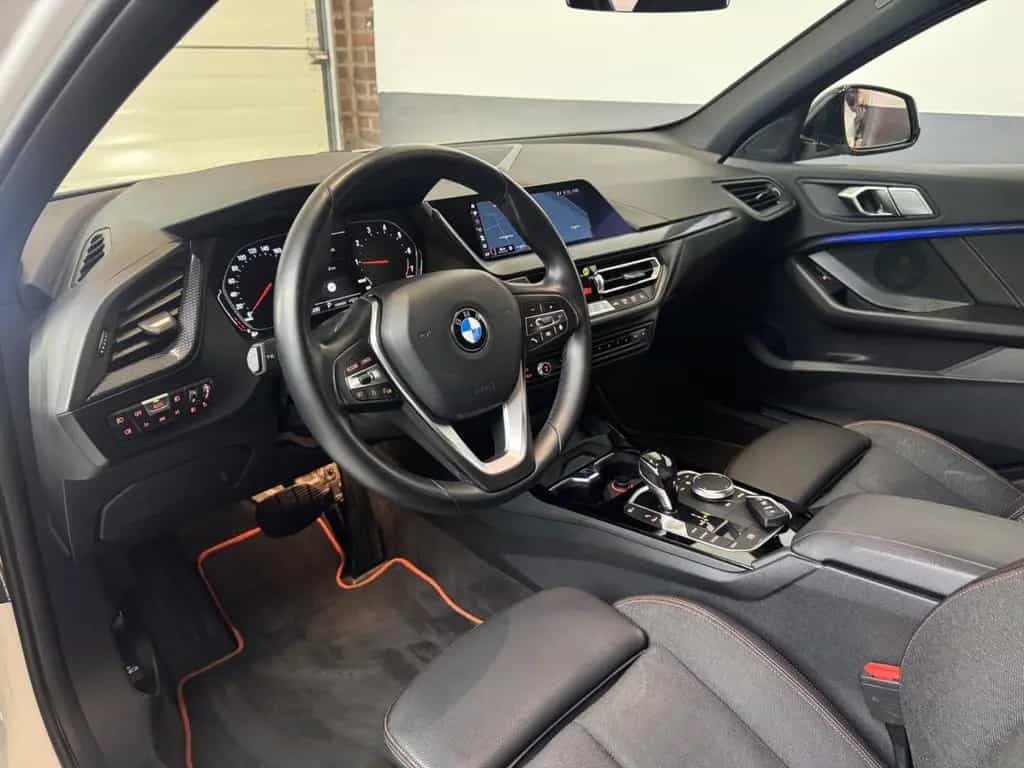 BMW 1 Series 118i Aut./Sport Line/Shadow/LED/Navi/HiFi 10/2019-photo-4