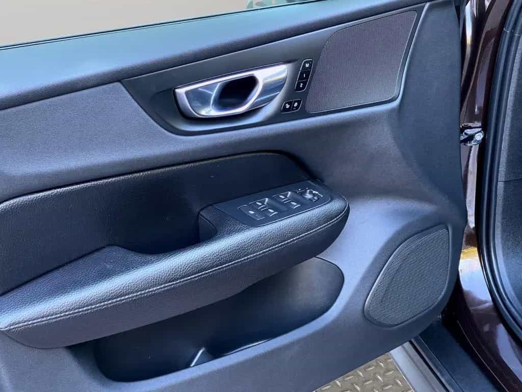 Volvo V60 CROSS COUNTRY PRO AWD AHK PANORAMA GARANTIE 11/2019-photo-13