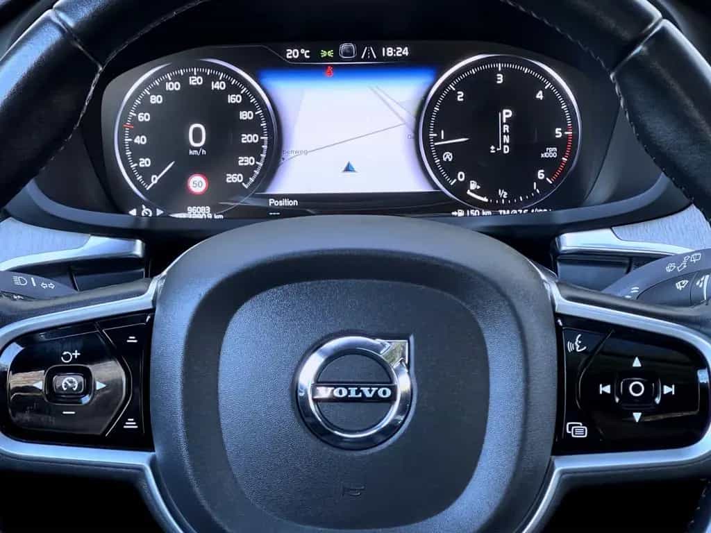 Volvo V60 CROSS COUNTRY PRO AWD AHK PANORAMA GARANTIE 11/2019-photo-16