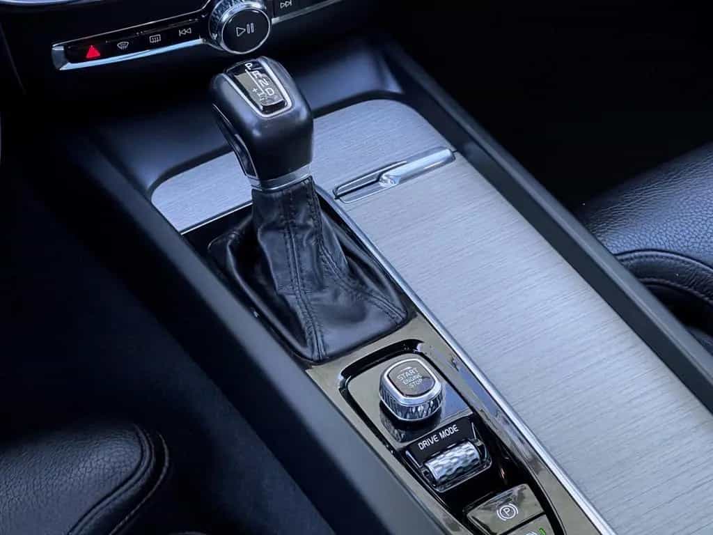 Volvo V60 CROSS COUNTRY PRO AWD AHK PANORAMA GARANTIE 11/2019-photo-19