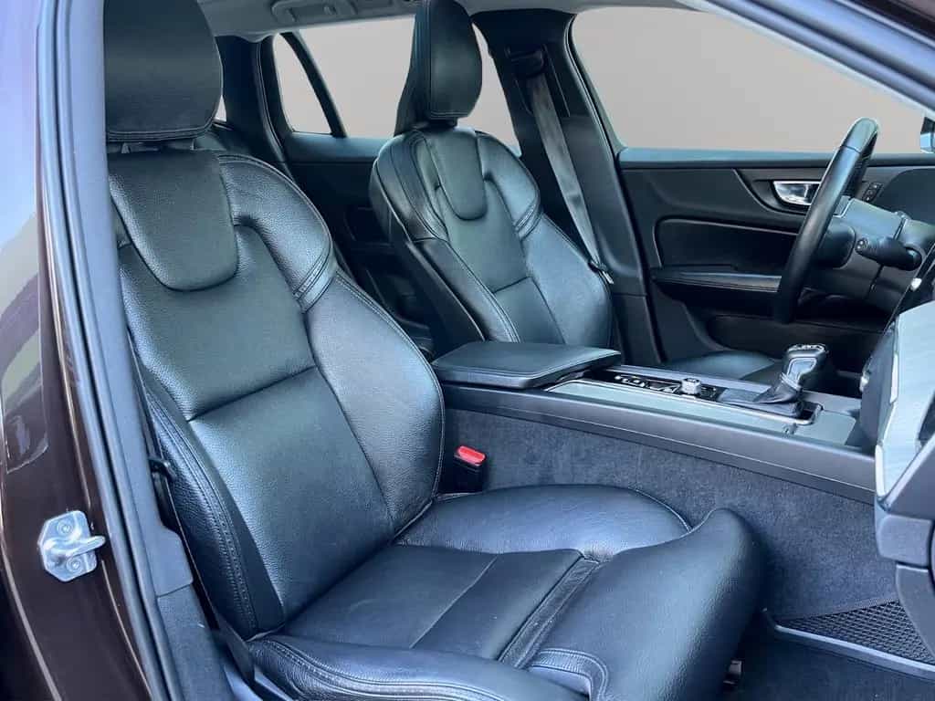 Volvo V60 CROSS COUNTRY PRO AWD AHK PANORAMA GARANTIE 11/2019-photo-23