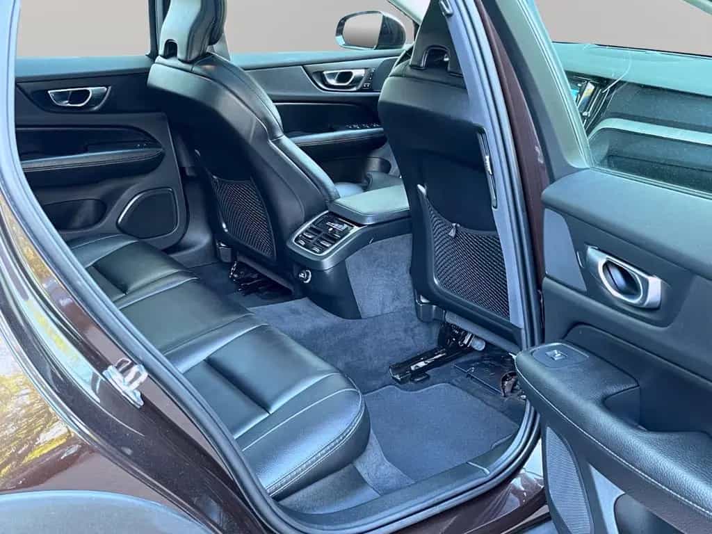 Volvo V60 CROSS COUNTRY PRO AWD AHK PANORAMA GARANTIE 11/2019-photo-25