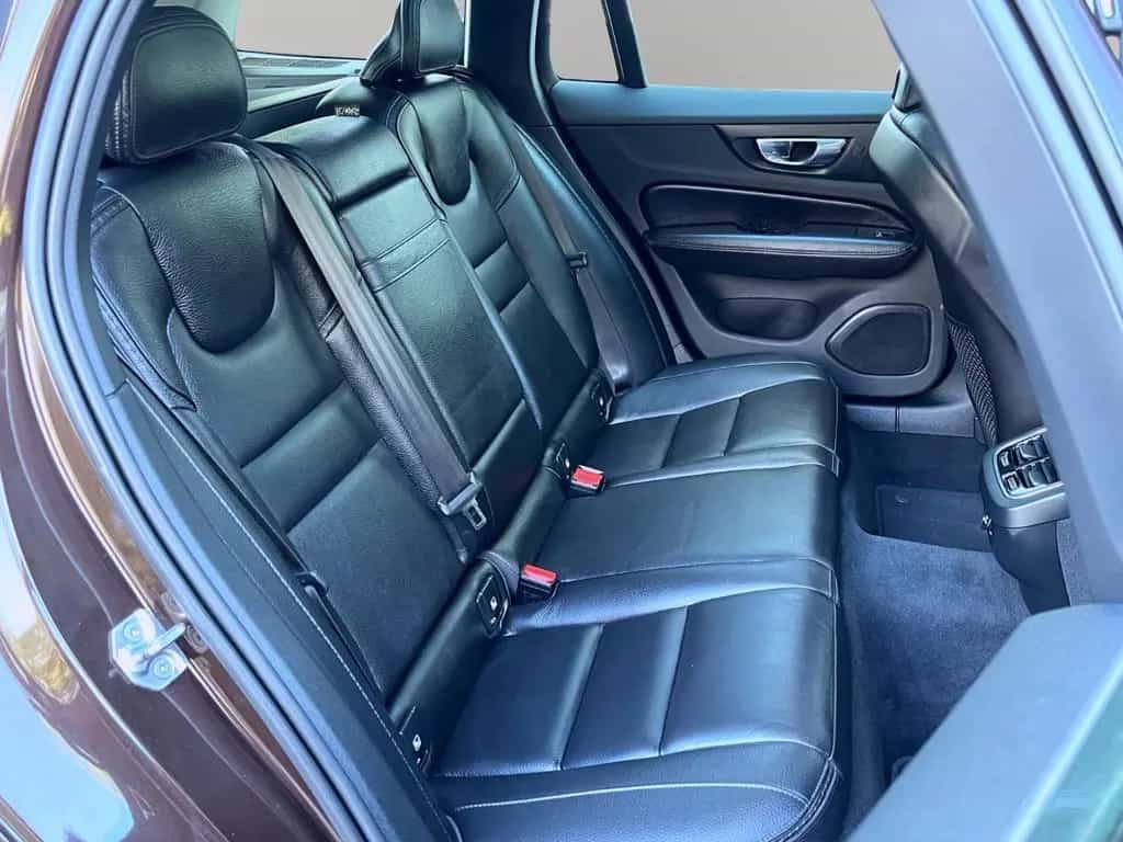 Volvo V60 CROSS COUNTRY PRO AWD AHK PANORAMA GARANTIE 11/2019-photo-26