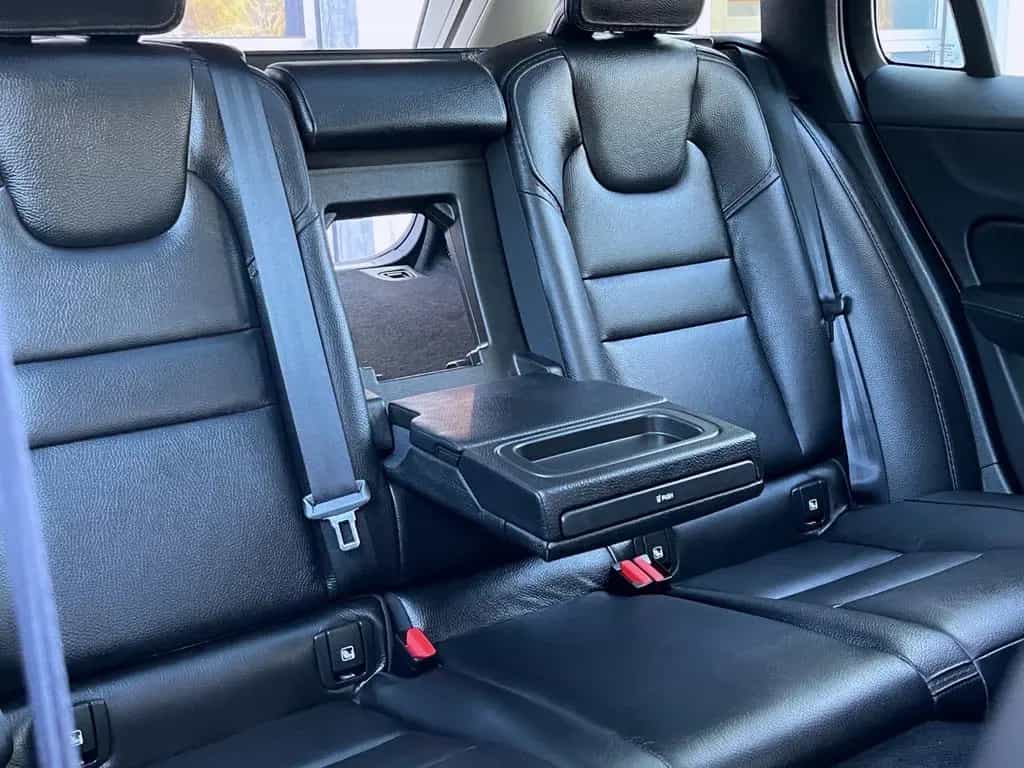 Volvo V60 CROSS COUNTRY PRO AWD AHK PANORAMA GARANTIE 11/2019-photo-28