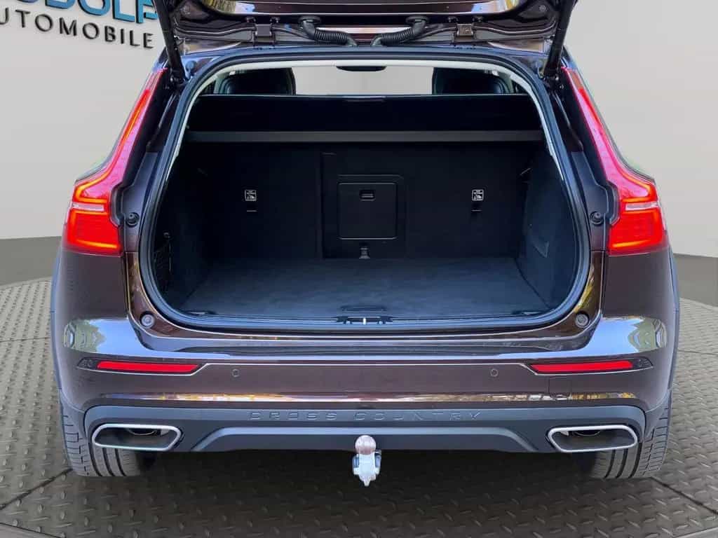 Volvo V60 CROSS COUNTRY PRO AWD AHK PANORAMA GARANTIE 11/2019-photo-35
