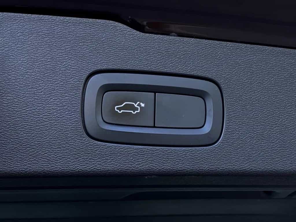 Volvo V60 CROSS COUNTRY PRO AWD AHK PANORAMA GARANTIE 11/2019-photo-37