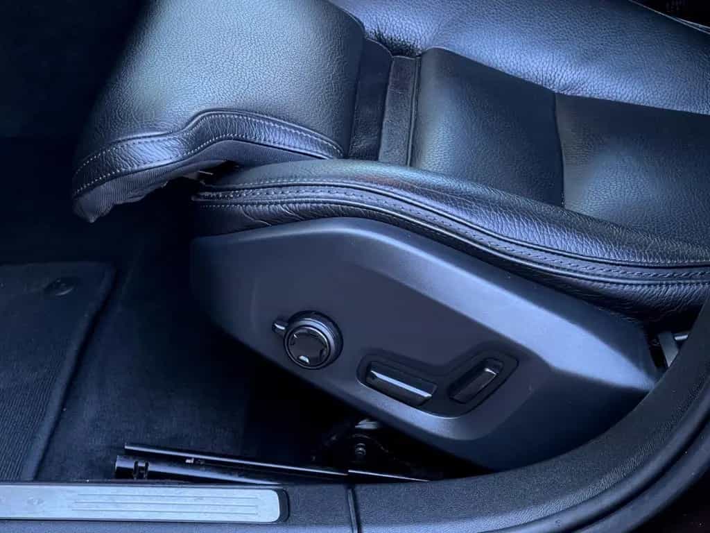 Volvo V60 CROSS COUNTRY PRO AWD AHK PANORAMA GARANTIE 11/2019-photo-41