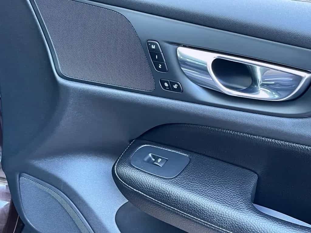 Volvo V60 CROSS COUNTRY PRO AWD AHK PANORAMA GARANTIE 11/2019-photo-44