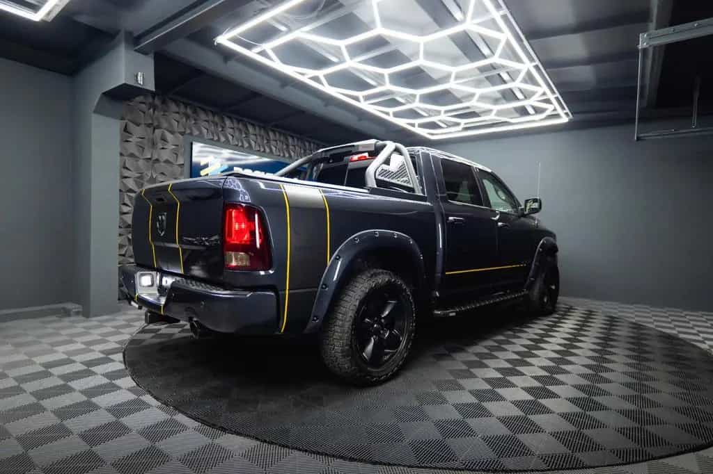 Dodge RAM 5.7 V8 HEMI 4x4 OFFROAD Night-Paket *LED*AHK 05/2018-photo-13
