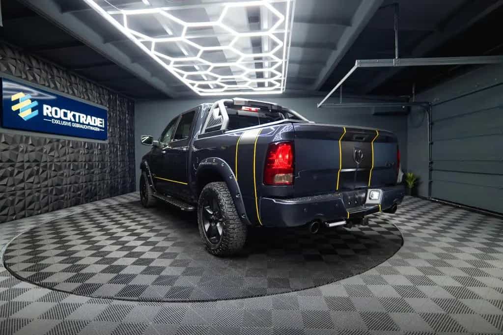 Dodge RAM 5.7 V8 HEMI 4x4 OFFROAD Night-Paket *LED*AHK 05/2018-photo-17