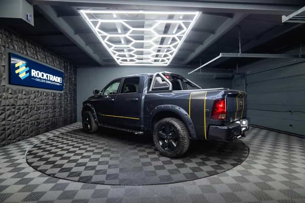 Dodge RAM 5.7 V8 HEMI 4x4 OFFROAD Night-Paket *LED*AHK 05/2018-photo-18