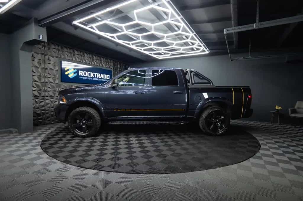 Dodge RAM 5.7 V8 HEMI 4x4 OFFROAD Night-Paket *LED*AHK 05/2018-photo-19