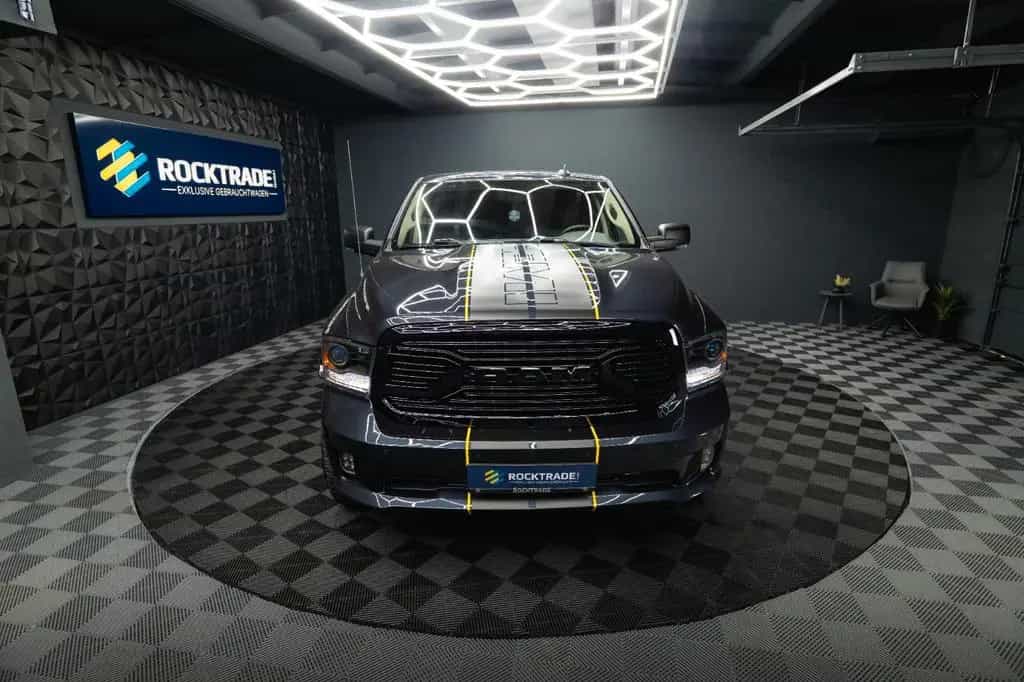 Dodge RAM 5.7 V8 HEMI 4x4 OFFROAD Night-Paket *LED*AHK 05/2018-photo-2