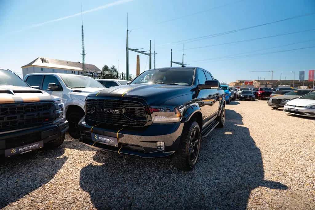 Dodge RAM 5.7 V8 HEMI 4x4 OFFROAD Night-Paket *LED*AHK 05/2018-photo-21