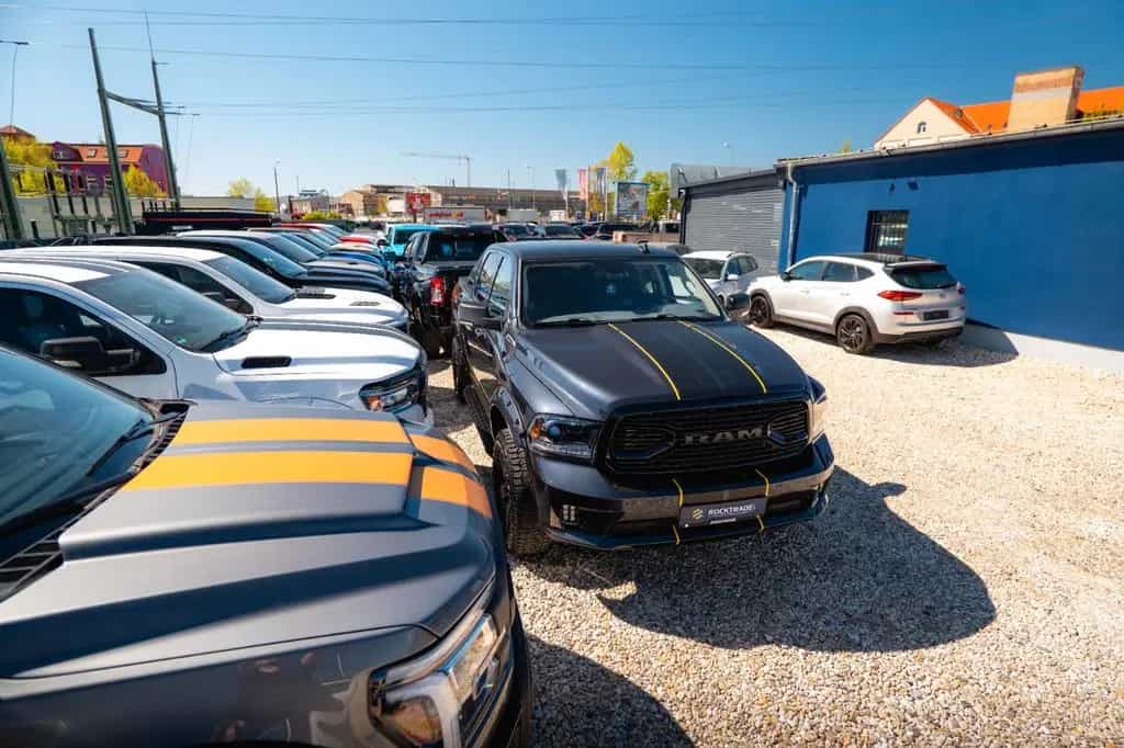 Dodge RAM 5.7 V8 HEMI 4x4 OFFROAD Night-Paket *LED*AHK 05/2018-photo-24