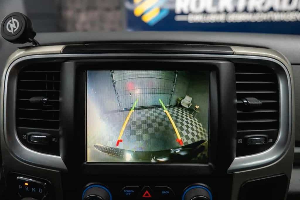 Dodge RAM 5.7 V8 HEMI 4x4 OFFROAD Night-Paket *LED*AHK 05/2018-photo-30