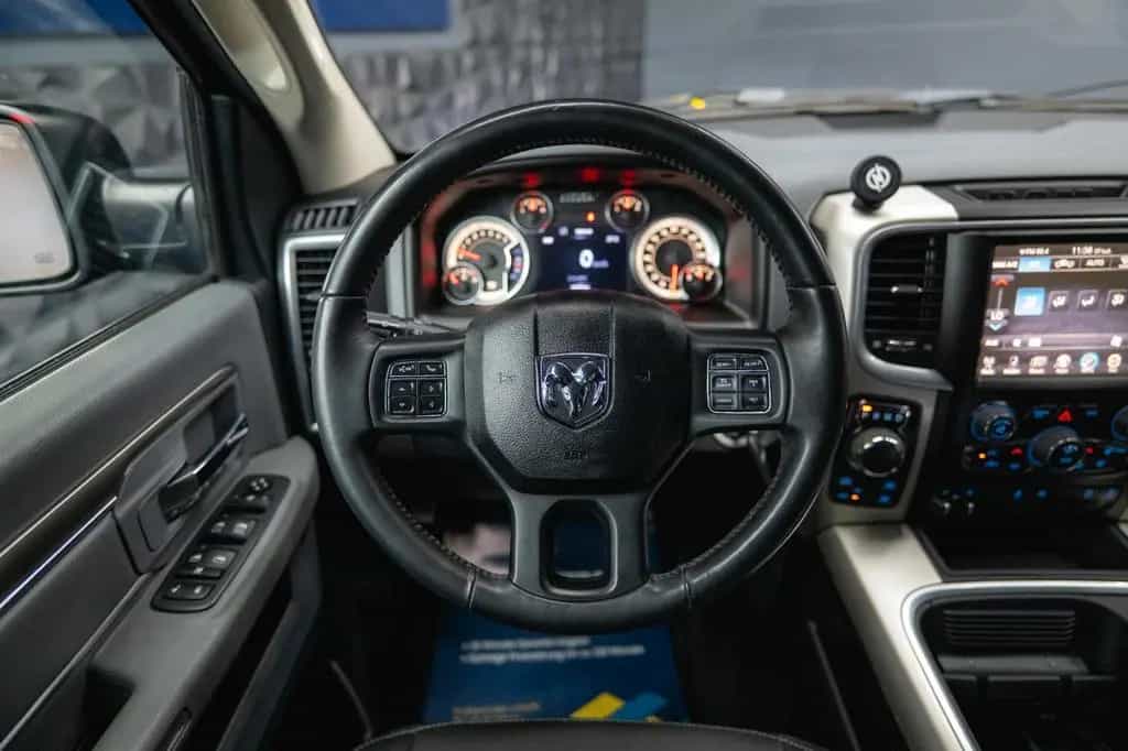 Dodge RAM 5.7 V8 HEMI 4x4 OFFROAD Night-Paket *LED*AHK 05/2018-photo-31