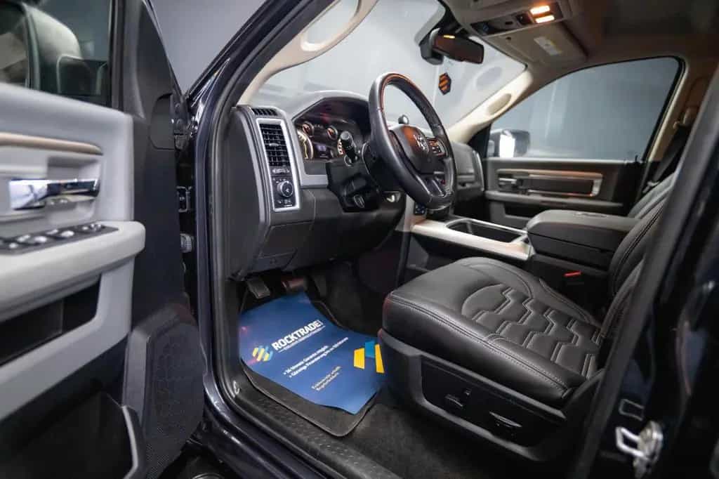 Dodge RAM 5.7 V8 HEMI 4x4 OFFROAD Night-Paket *LED*AHK 05/2018-photo-33