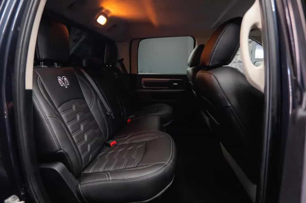 Dodge RAM 5.7 V8 HEMI 4x4 OFFROAD Night-Paket *LED*AHK 05/2018-photo-40
