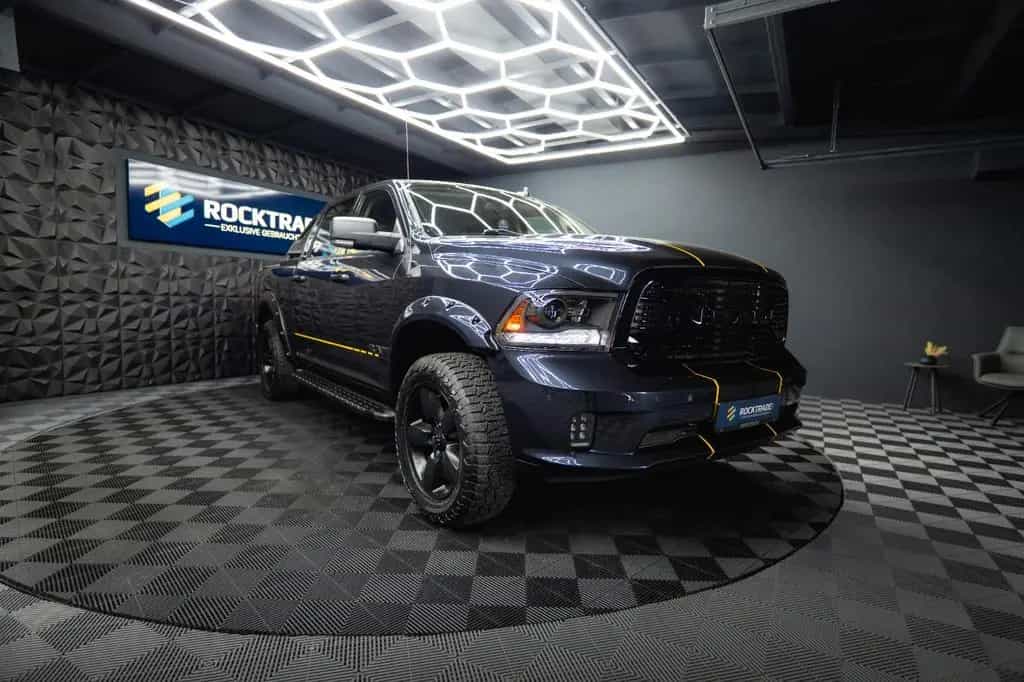Dodge RAM 5.7 V8 HEMI 4x4 OFFROAD Night-Paket *LED*AHK 05/2018-photo-6