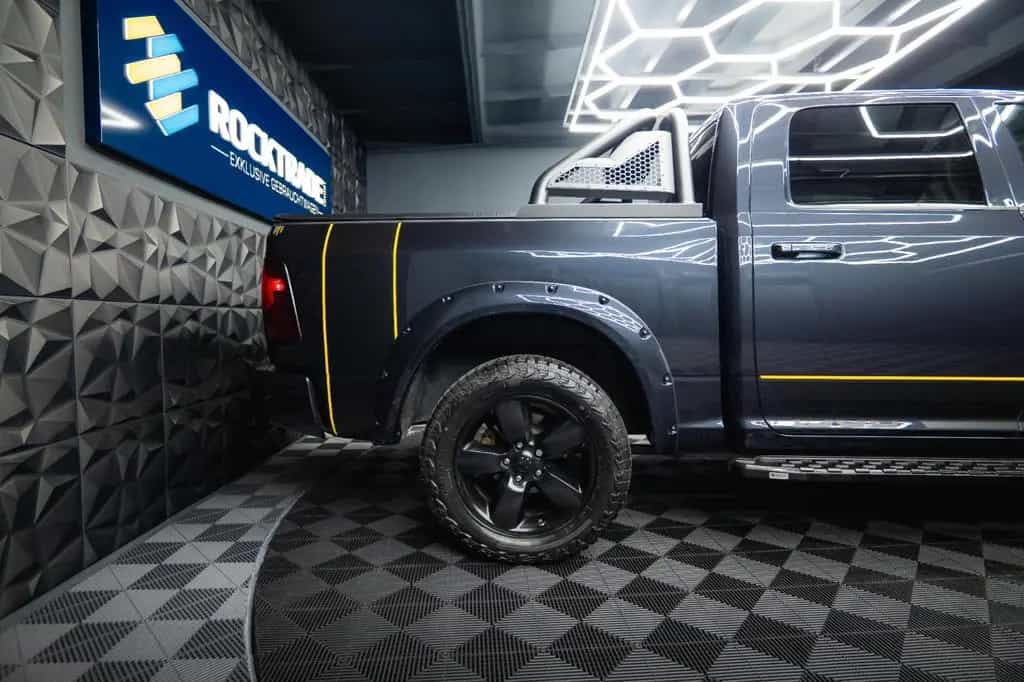 Dodge RAM 5.7 V8 HEMI 4x4 OFFROAD Night-Paket *LED*AHK 05/2018-photo-8