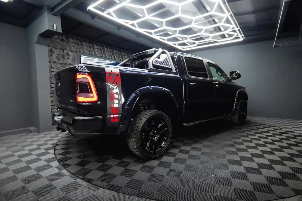 Dodge RAM 5.7 V8 HEMI 4x4 NIGHT LARAMIE *Pano*22 Zoll* 09/2022-photo-14
