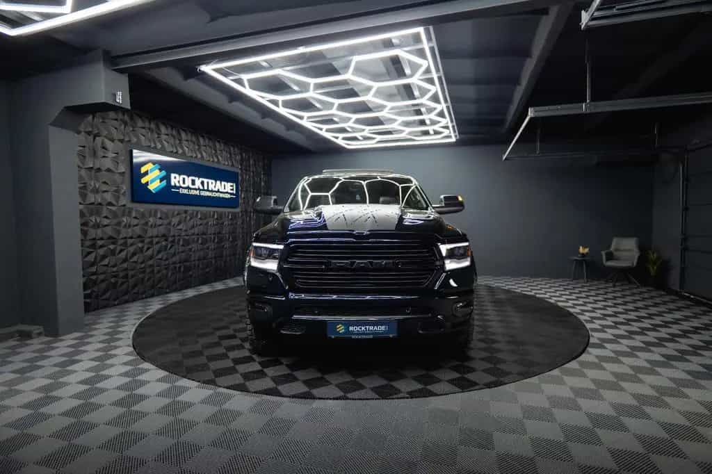 Dodge RAM 5.7 V8 HEMI 4x4 NIGHT LARAMIE *Pano*22 Zoll* 09/2022-photo-2