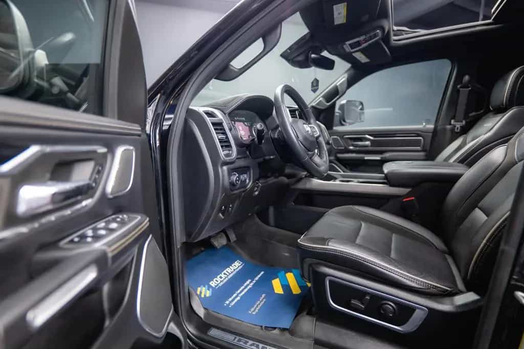 Dodge RAM 5.7 V8 HEMI 4x4 NIGHT LARAMIE *Pano*22 Zoll* 09/2022-photo-31