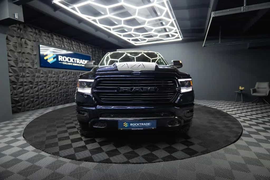 Dodge RAM 5.7 V8 HEMI 4x4 NIGHT LARAMIE *Pano*22 Zoll* 09/2022-photo-5
