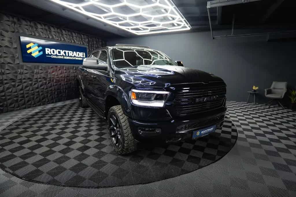 Dodge RAM 5.7 V8 HEMI 4x4 NIGHT LARAMIE *Pano*22 Zoll* 09/2022-photo-7