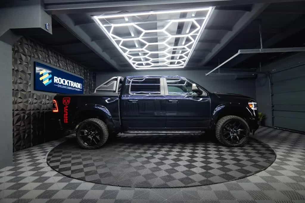 Dodge RAM 5.7 V8 HEMI 4x4 NIGHT LARAMIE *Pano*22 Zoll* 09/2022-photo-8