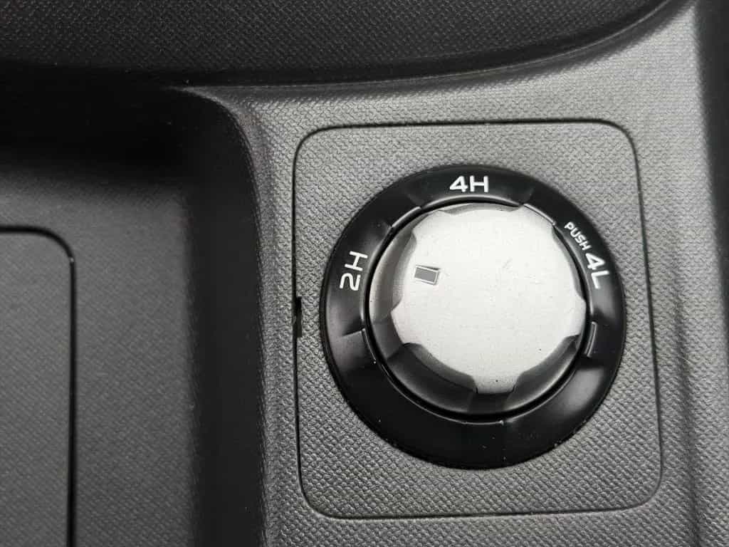 Isuzu D-Max Double Cab 4WD LEDER/KAMERA/SCHECKHEFT/ 01/2014-photo-25