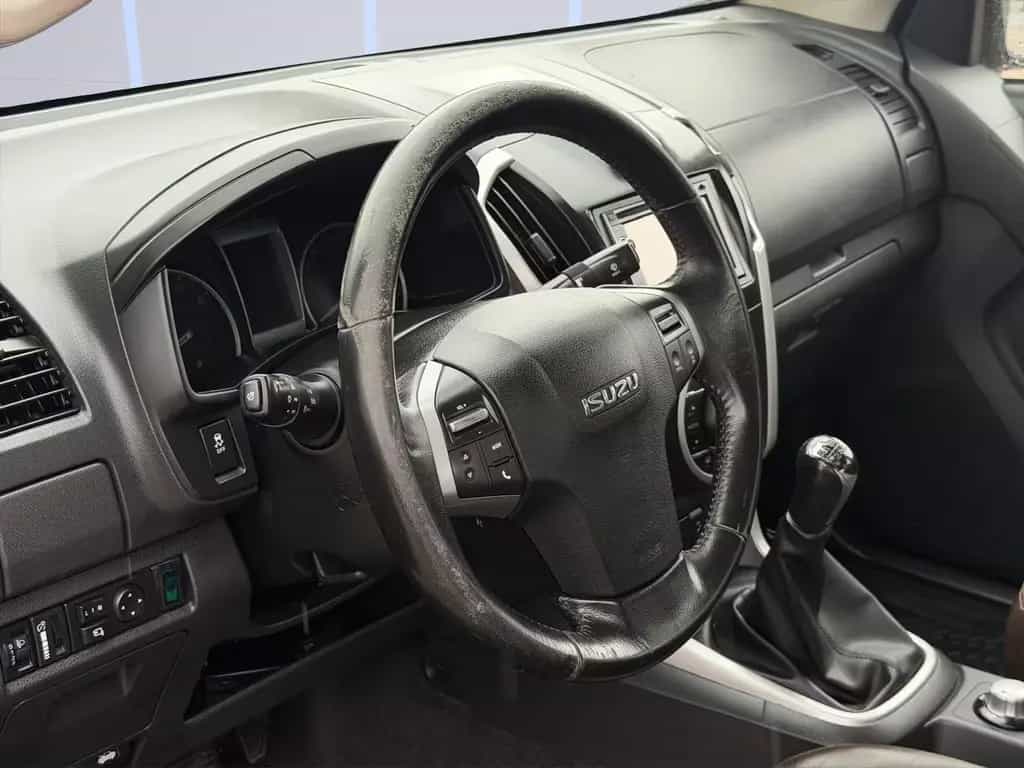 Isuzu D-Max Double Cab 4WD LEDER/KAMERA/SCHECKHEFT/ 01/2014-photo-8