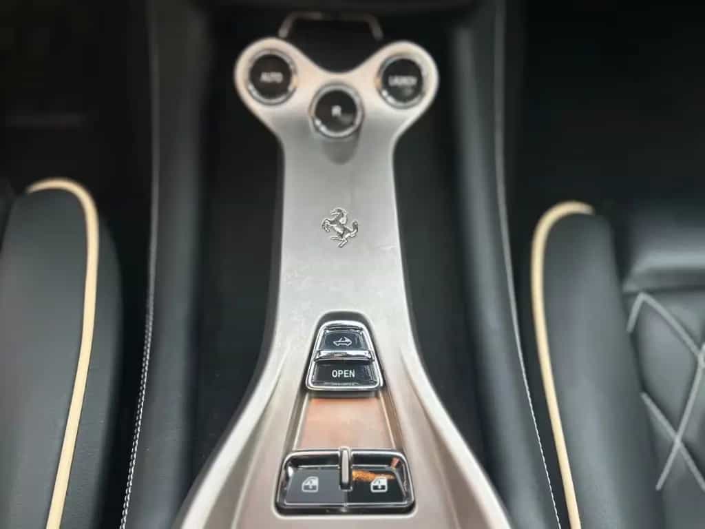 Ferrari California Base Grade 03/2011-photo-26