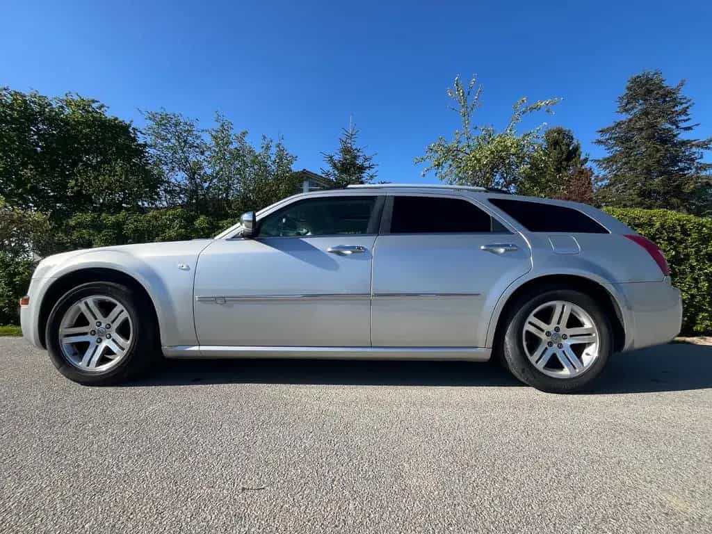 Chrysler 300C Touring 3.0 CRD Tüv neu Facelift 05/2010-photo-1