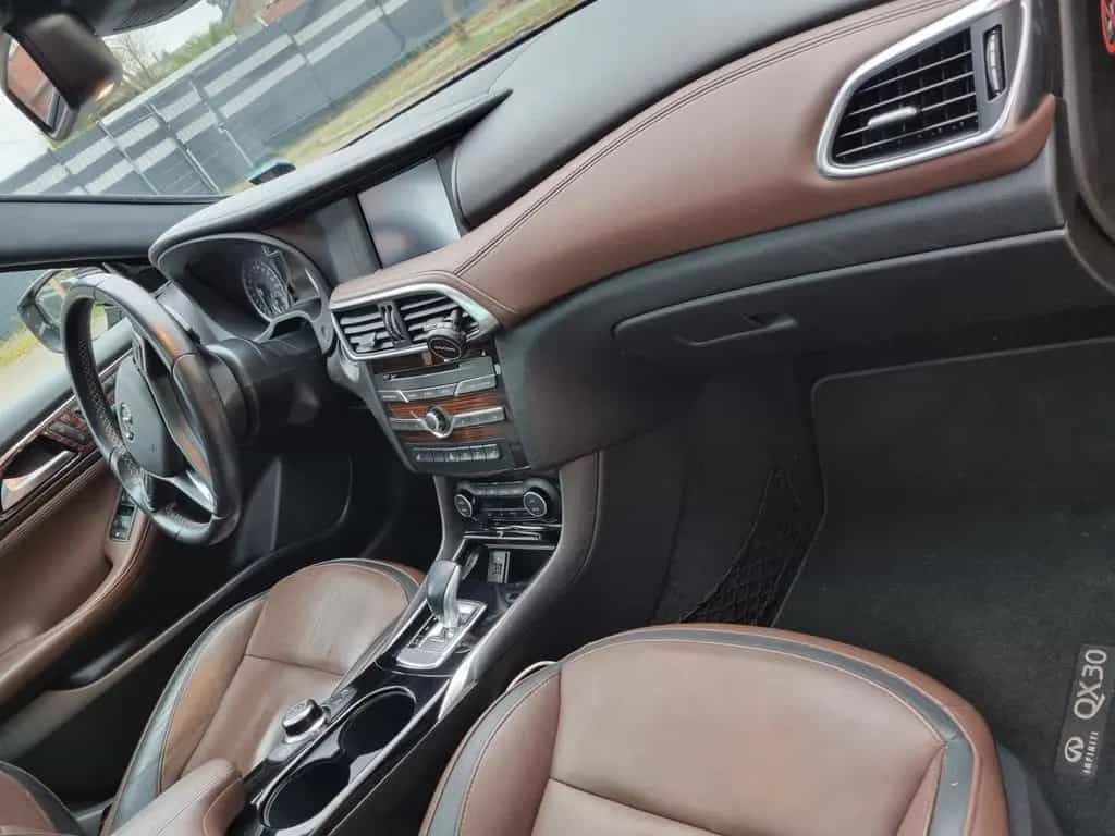 Infiniti QX30 2.2d AWD Premium Tech Premium Tech 07/2016-photo-6