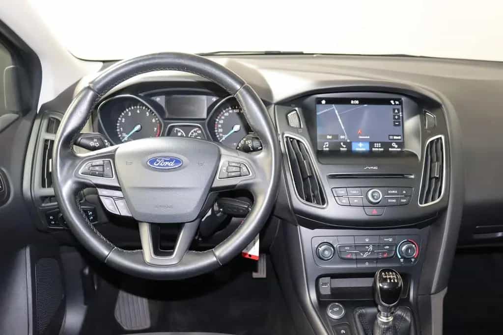 Ford Focus Turnier Business 1.0 EcoBoost NAVI*SHZ*PDC 12/2017-photo-9