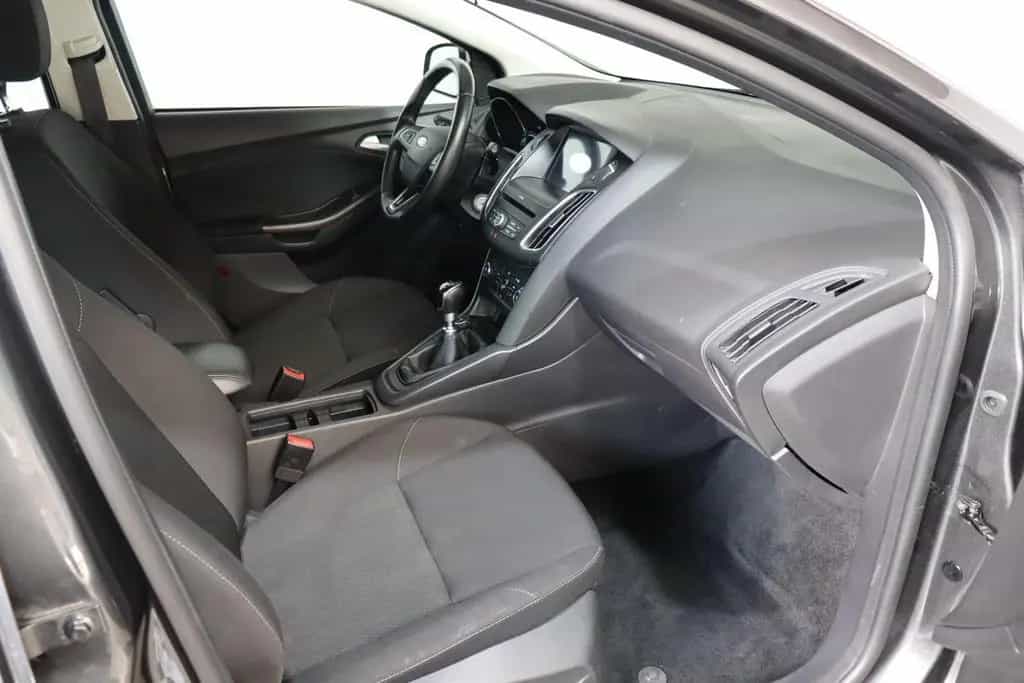 Ford Focus Turnier Business 1.0 EcoBoost NAVI*SHZ*PDC 12/2017-photo-10